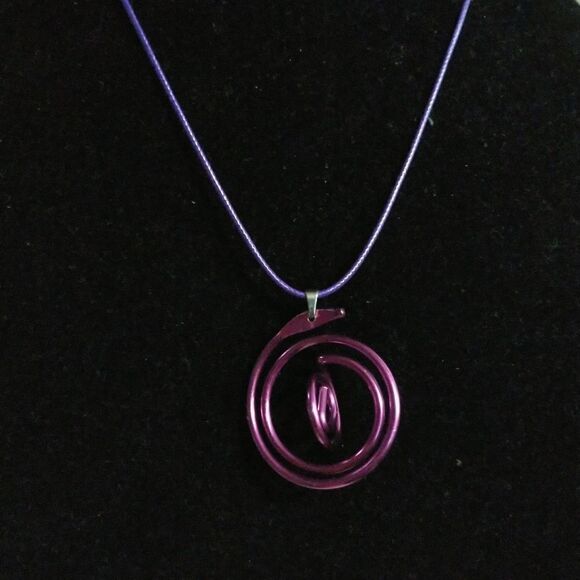Handmade purple portal cotton wax wired necklace - Picture 3 of 3